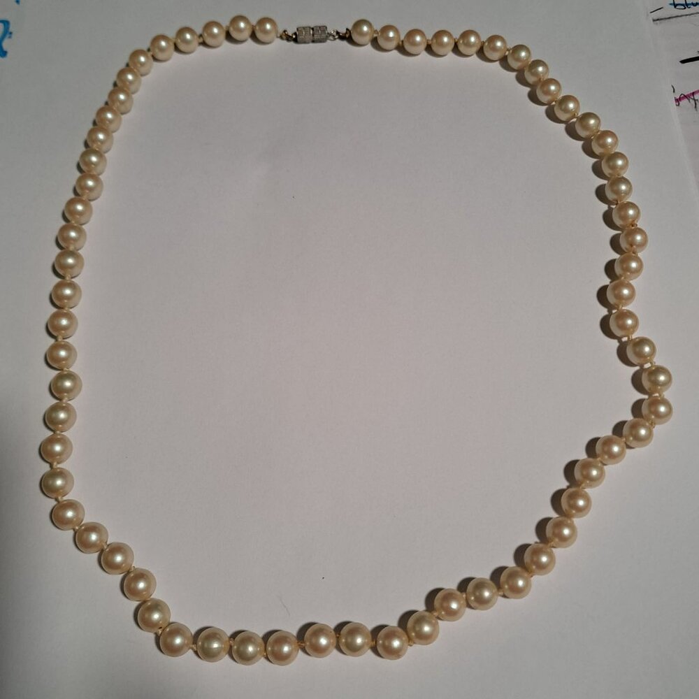 round pearl like necklace